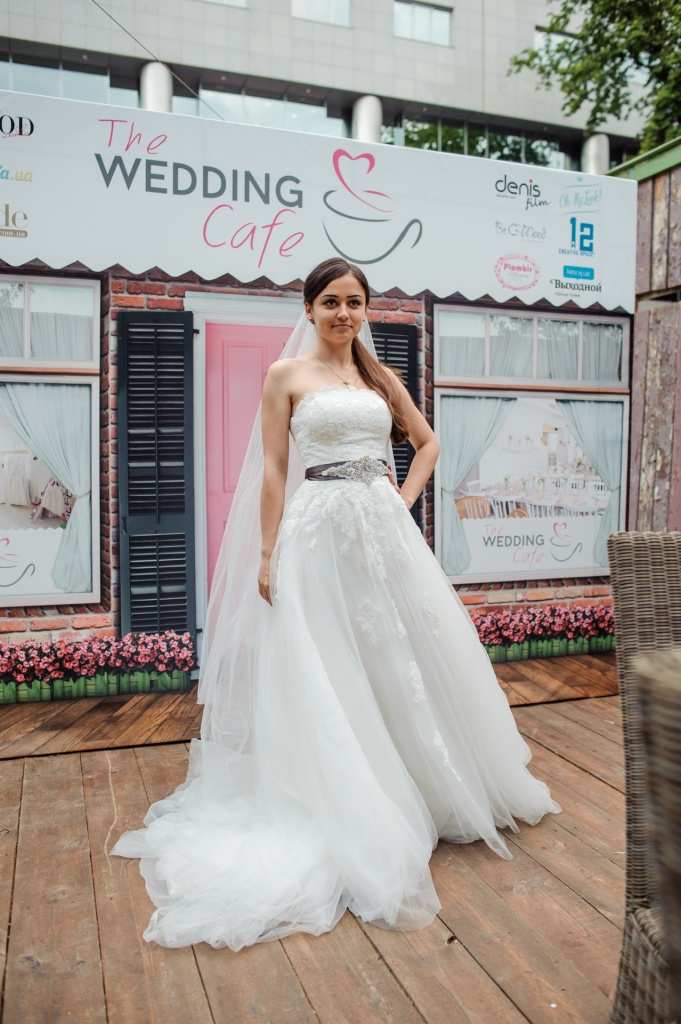 The Wedding cafe