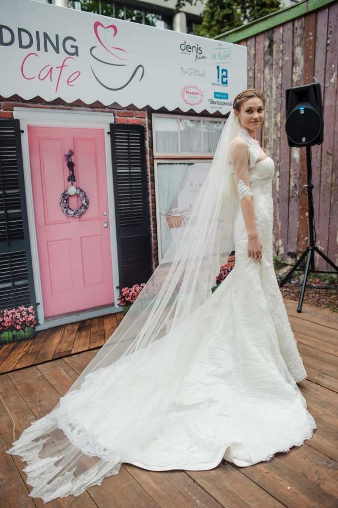 The Wedding cafe